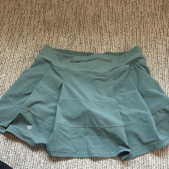 Lululemon skirt - Picture 3 of 4
